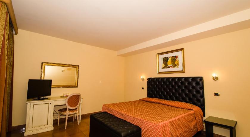 Image of Standard Double Room 0
