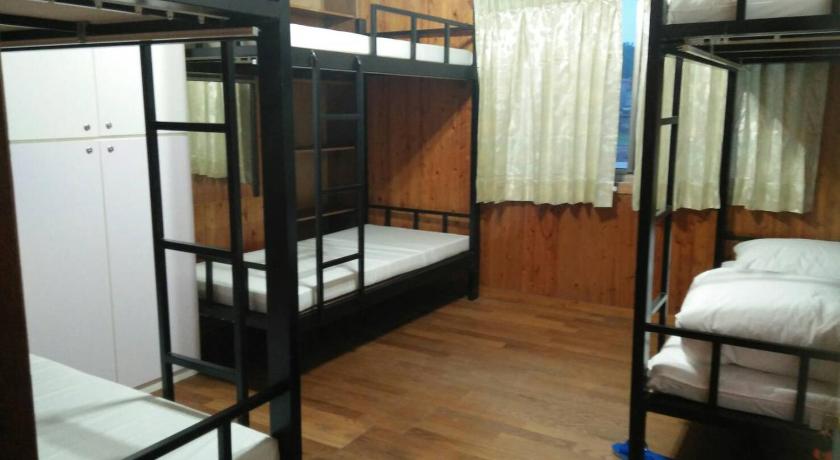 two bunk beds in a small room, Yes, Sir Homestay in Matsu Island