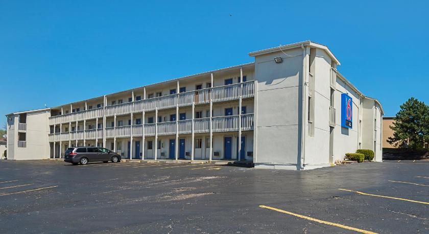 Motel 6-Blue Springs, MO