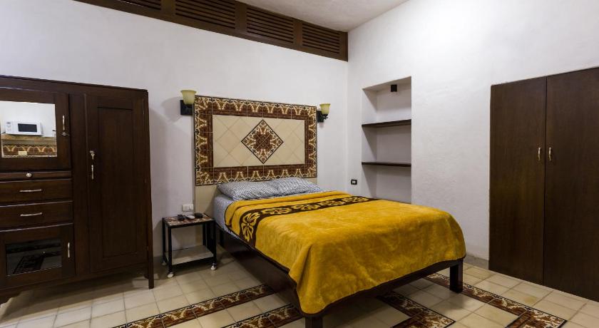 Image of Family Studio 9