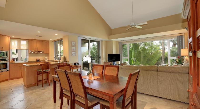 Palms At Wailea 206 Two Bedroom Condo Wailea Hi Room