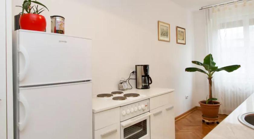 베오그라드 Modern Cozy Apartment 3성급 싱글룸 수영장