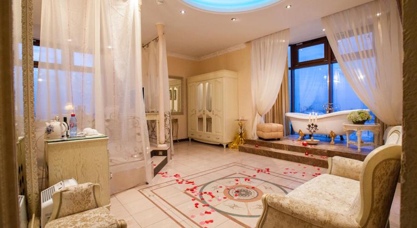 Triumph Palace Boutique Hotel photo