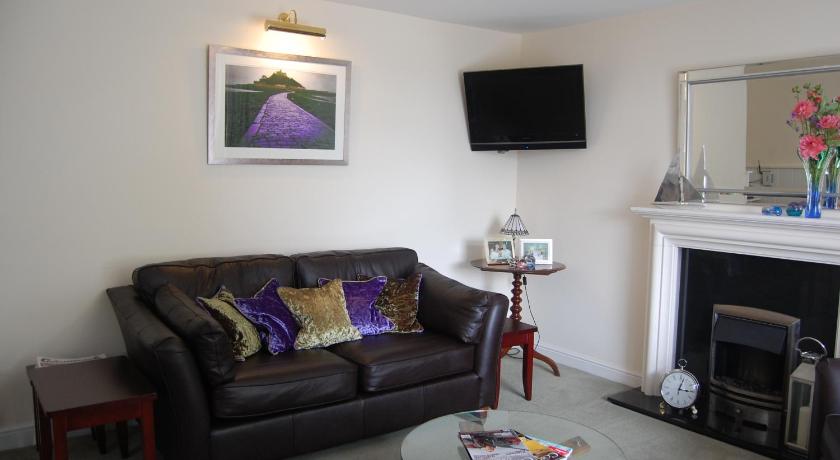 Warwick House photo