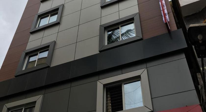 Hotel Grand Suites photo