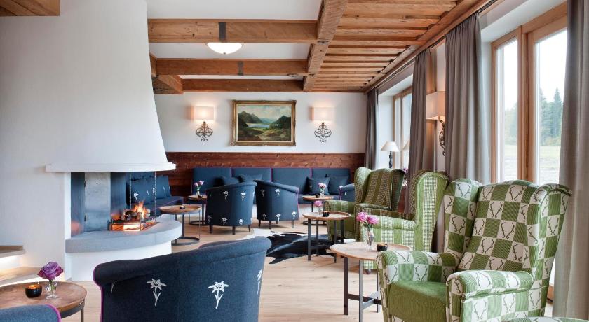 Relais & Chateaux Gut Steinbach Hotel Chalets SPA photo
