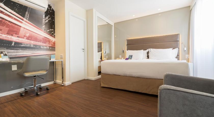 Image of Superior King Bed 0