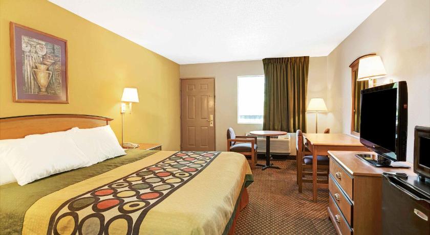 Super 8 By Wyndham Charlotte Downtown Area