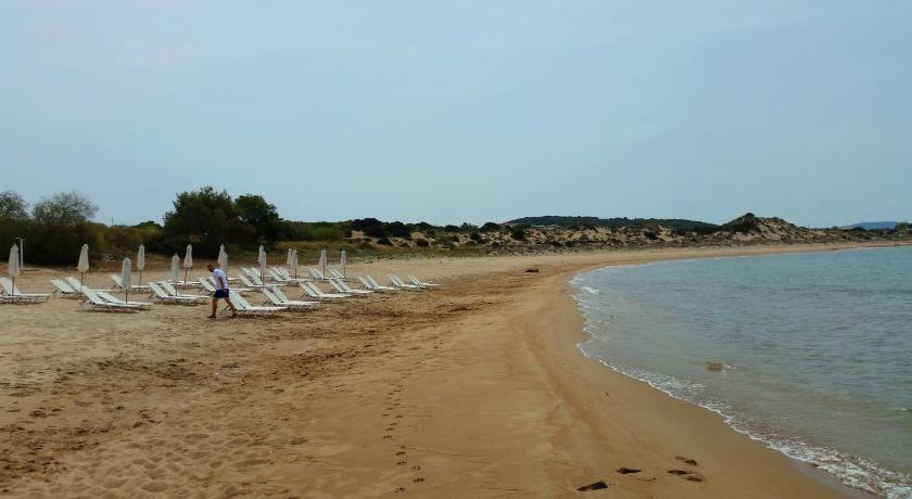 Romanos Beach Villas photo