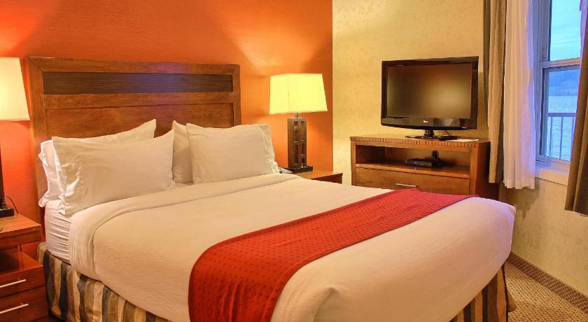 Holiday Inn Hotel & Suites Osoyoos