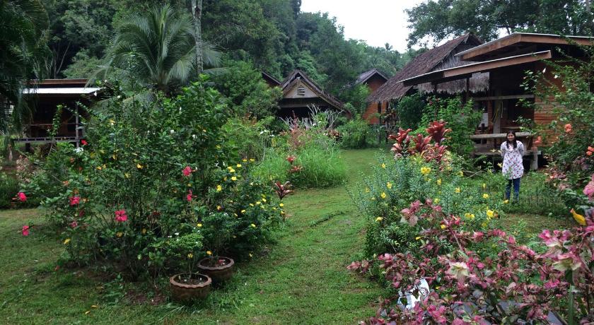 Namtok Bungalows photo