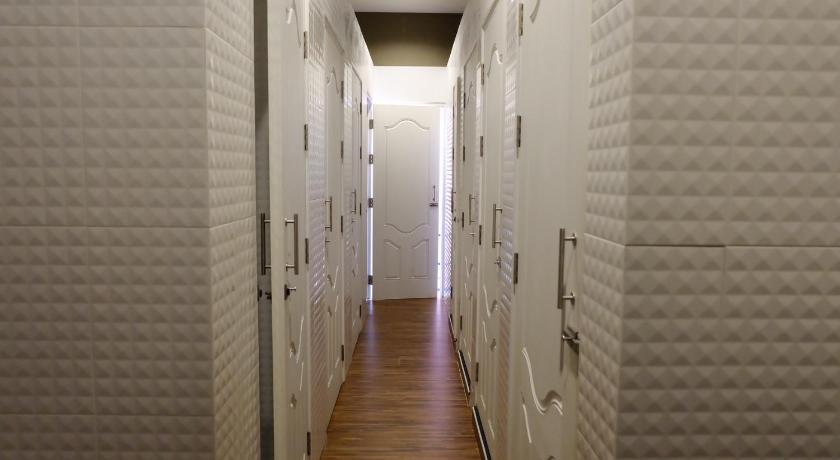 Image of 1 Person in 8-Bed Dormitory - Mixed 14