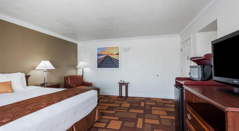 Days Inn & Suites by Wyndham Lodi