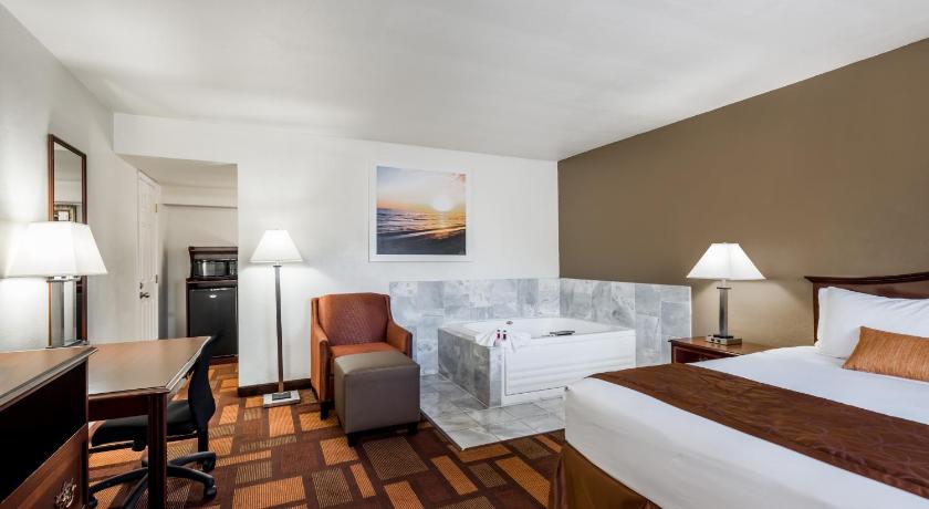 Days Inn & Suites by Wyndham Lodi