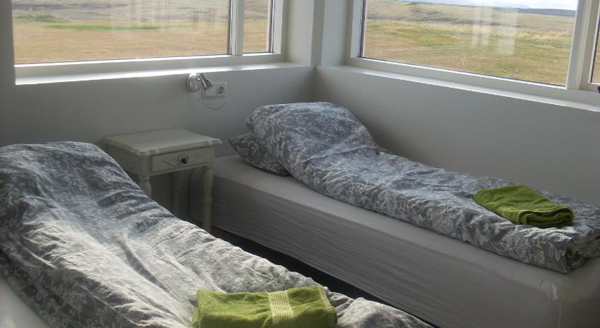 Image of Twin Room with Private Bathroom 1