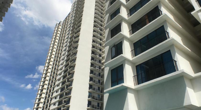 シャーアラム Yamada Residence, Trefoil 4つ星 ゲストハウス スイート