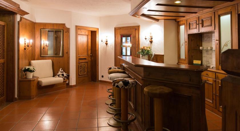 Frankischer Hof photo