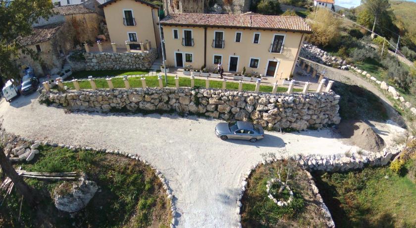 Borgo Donna Teresa