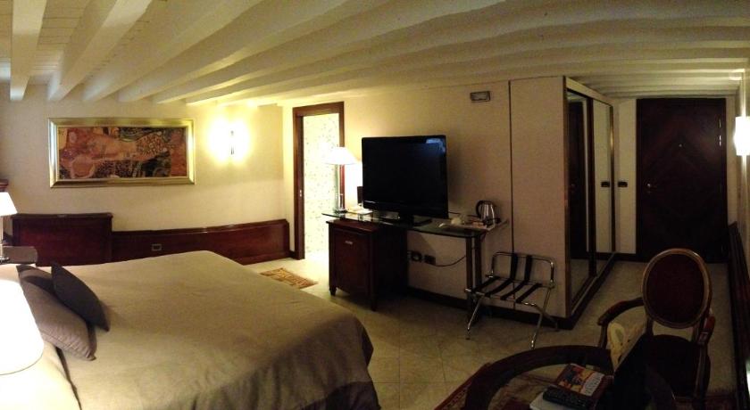 Foto Kamar Classic Double atau Twin (Classic Double or Twin Room) 16