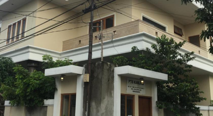Rumah Nyaman Back Packer photo