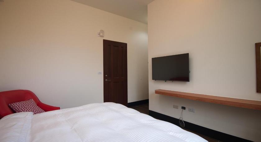 Image of Standard King Room 4
