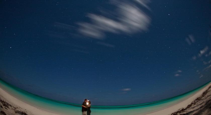 Hollywood Beach Suites Turks and Caicos photo
