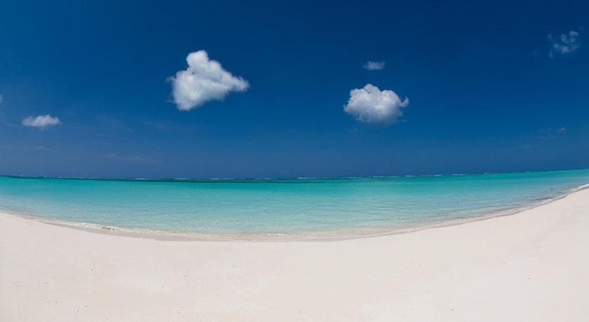 Hollywood Beach Suites Turks and Caicos photo