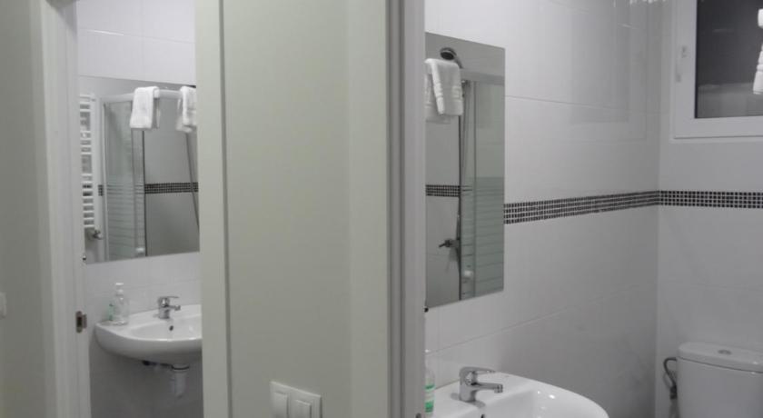 Pension La Bilbaina - Albergue Logrono photo