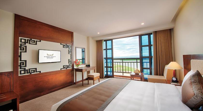 Image of Deluxe King River View 1