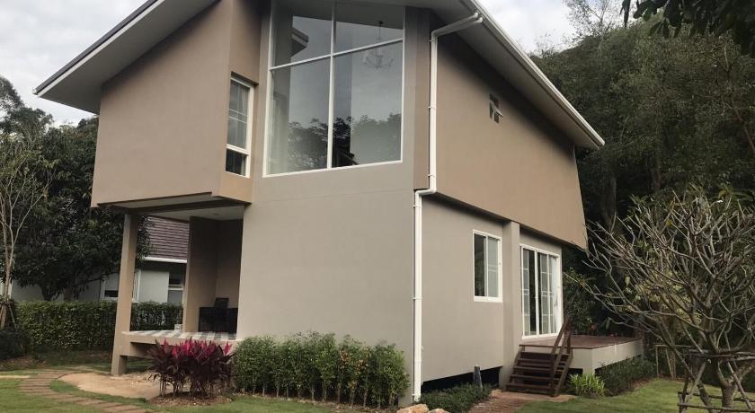 Image of Four-Bedroom Villa 13