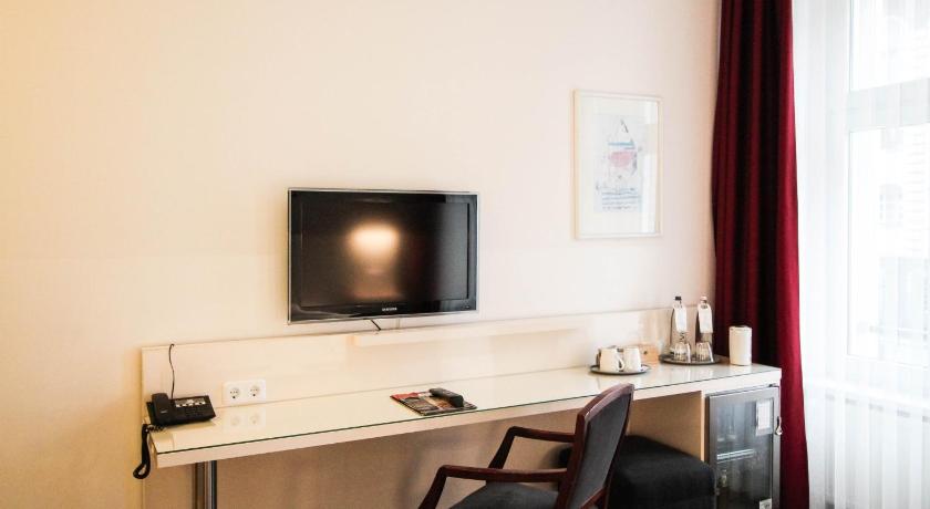 Image of Quadruple Room 14