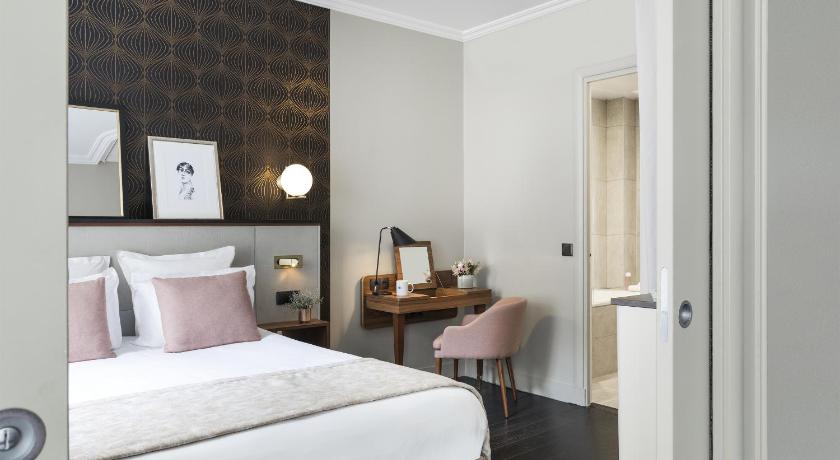 Image of 1 King Bed, Nonsmoking, Junior Suite, Sofabed, Air Conditioning 1