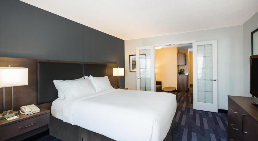 Holiday Inn & Suites Grande Prairie