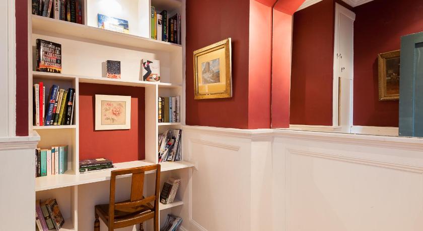 Image of Apartment 3