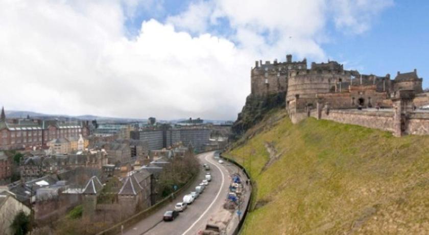 Image of Apartment 13