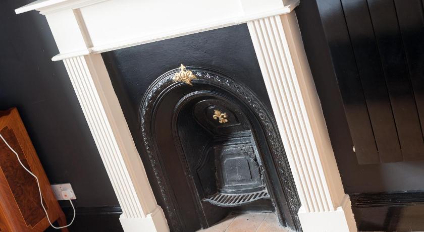 Image of Apartment 8