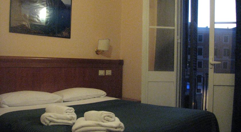 Image of Double or Twin Room 12