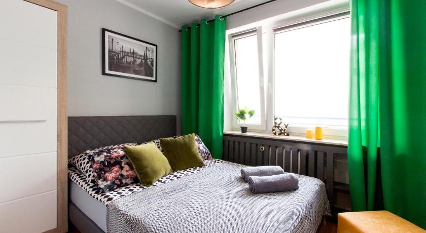 ClickTheFlat Hoza Street Apart Rooms — Hotel in Warsaw