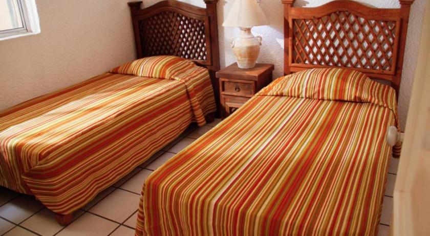 Suites Santa Barbara photo