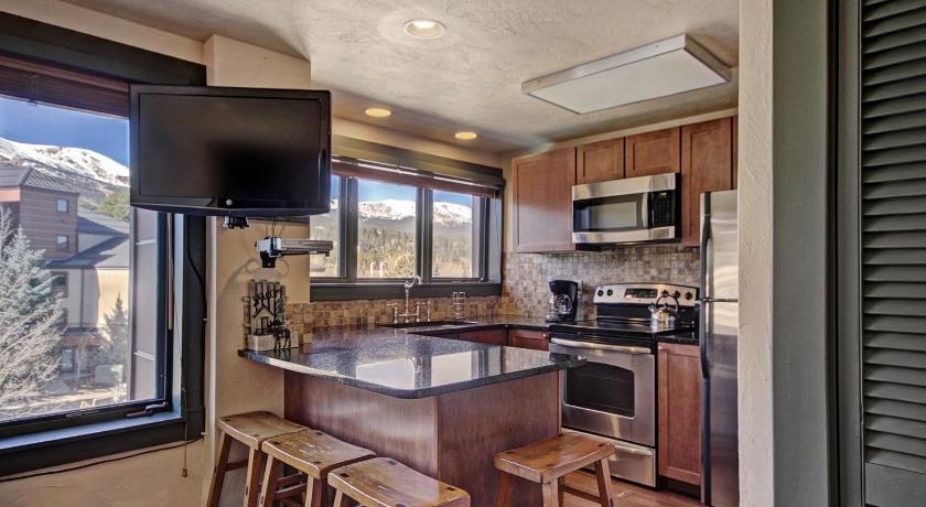 Image of Studio Condominium 9