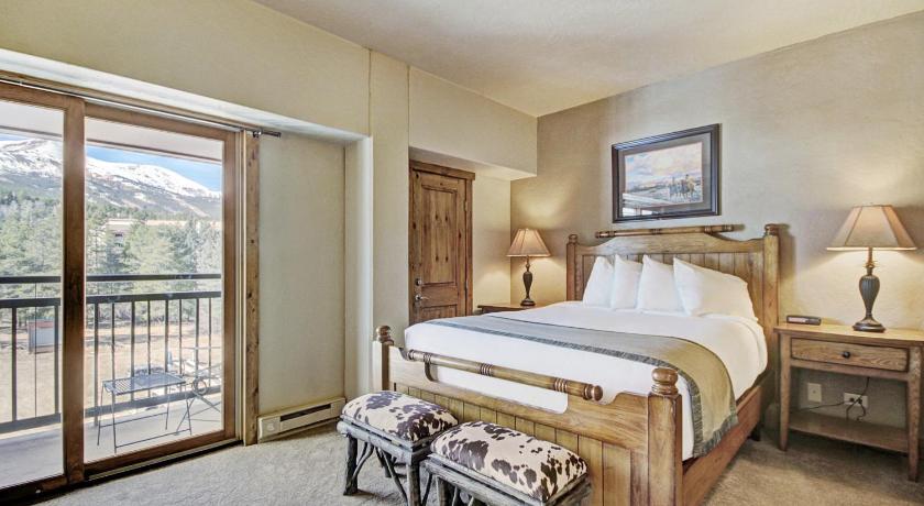 Image of 3 Bedroom Condominium 3