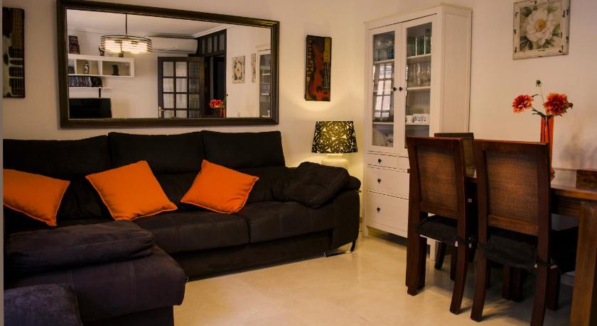 La Casa de los Arbolitos — Hotel in Fuengirola