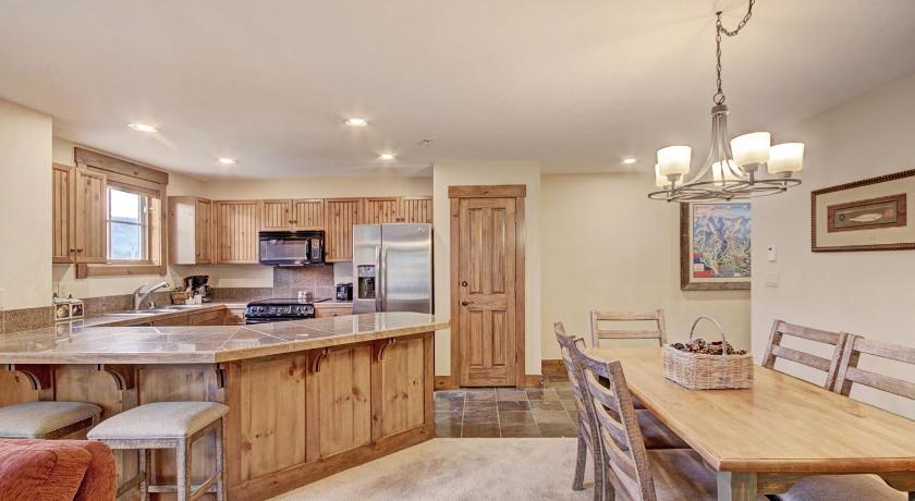 Image of 2 Bedroom Condominium  Bedding Guaranteed 14