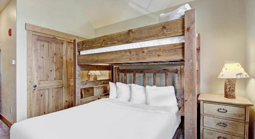 Image of 2 Bedroom Townhome 14
