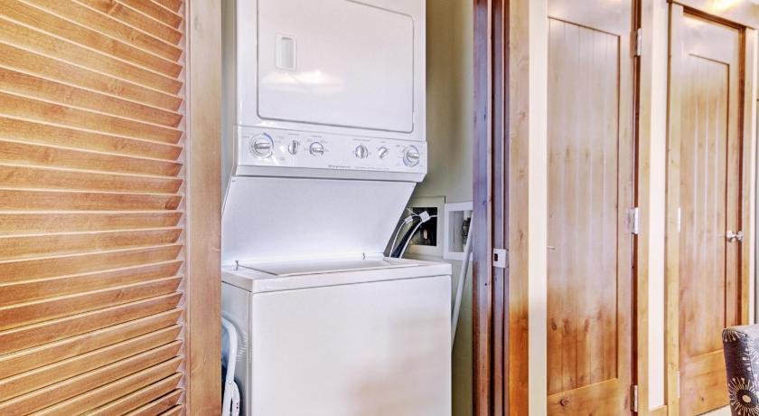 Image of 2 Bedroom Condominium 8