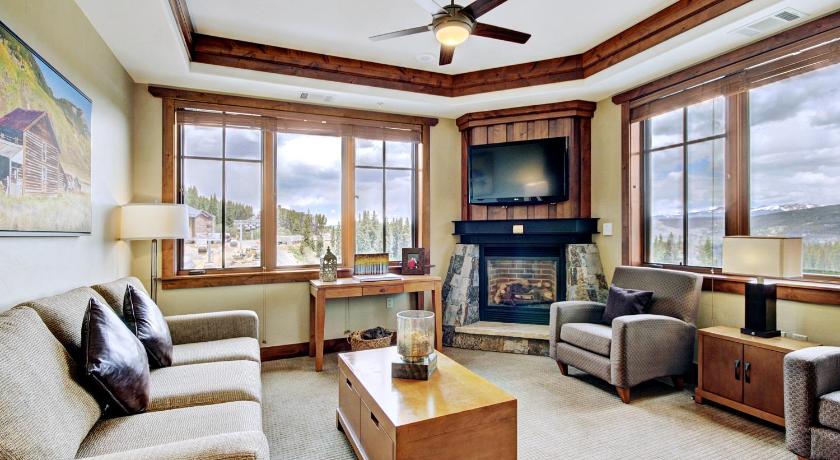 Image of 3 Bedroom Condominium 3