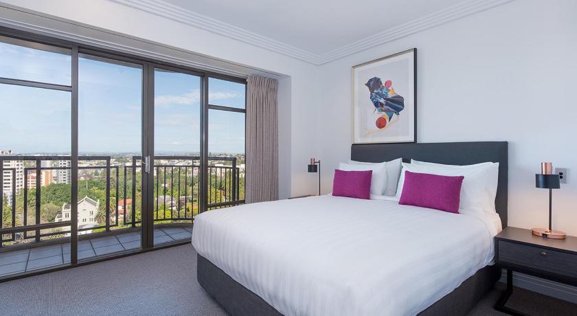Image of 1 Bedroom Superior Suite 6