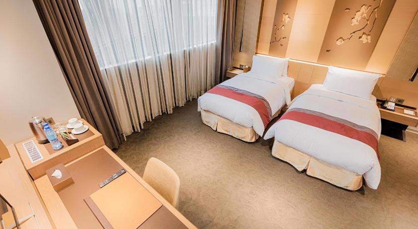 Image of Deluxe Twin Bed With City View 4