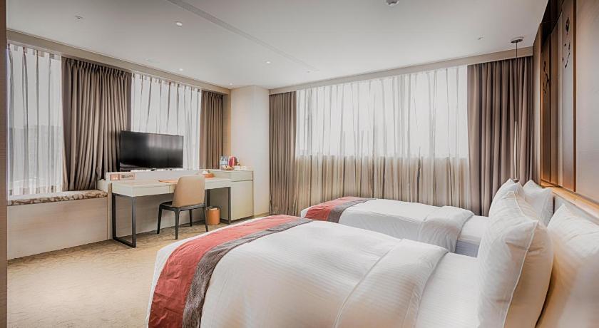 Image of Deluxe Twin Bed With City View 1