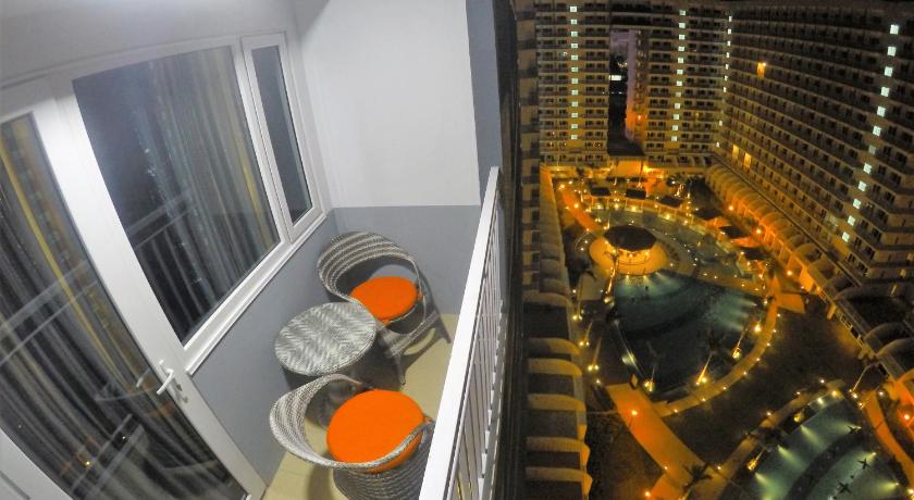 Riganna Two @ Shell Residences - near Airport, MOA photo